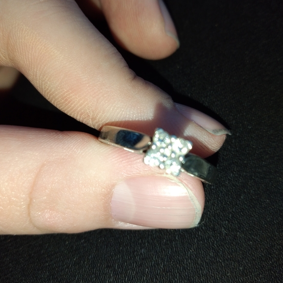 Ring - Picture 2 of 3